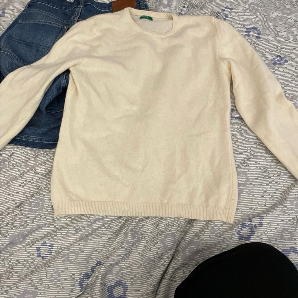 United Colors of Benetton cream wool sweater